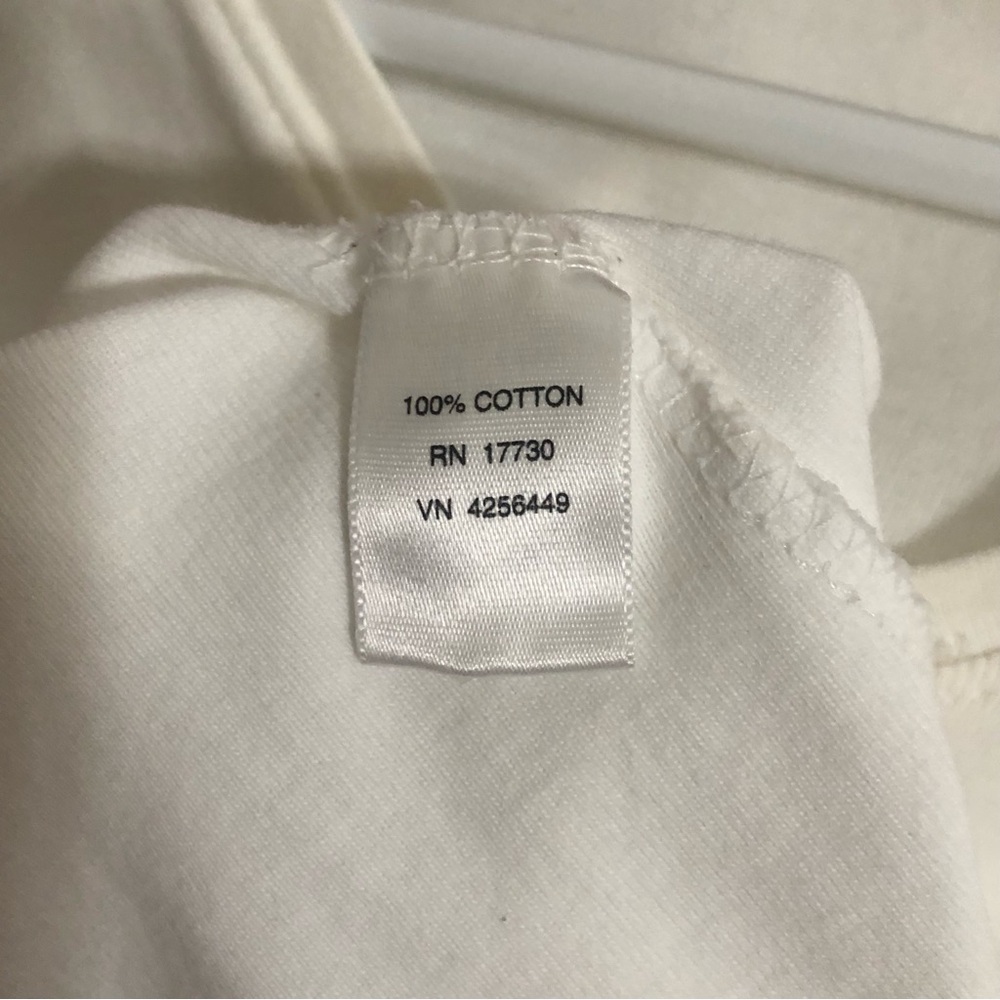2️⃣ Women’s Long Sleeved 🤍 White Tee Shirts - V-Neck and Crew Neck - Size L - Picture 9 of 10